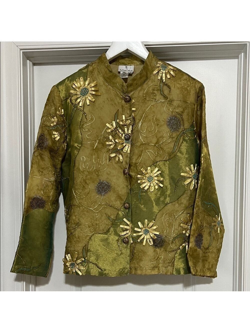 THE TRAVEL COLLECTION silk Embroidered  button up  Floral JACKET. 1X
